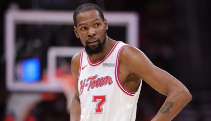 世界杯官方app下载中心-马刺把刀递给掘金，火箭白捡一个残血湖人