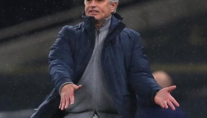 穆里尼奥：热刺被个人失误坑了 凯恩两个脚踝受伤